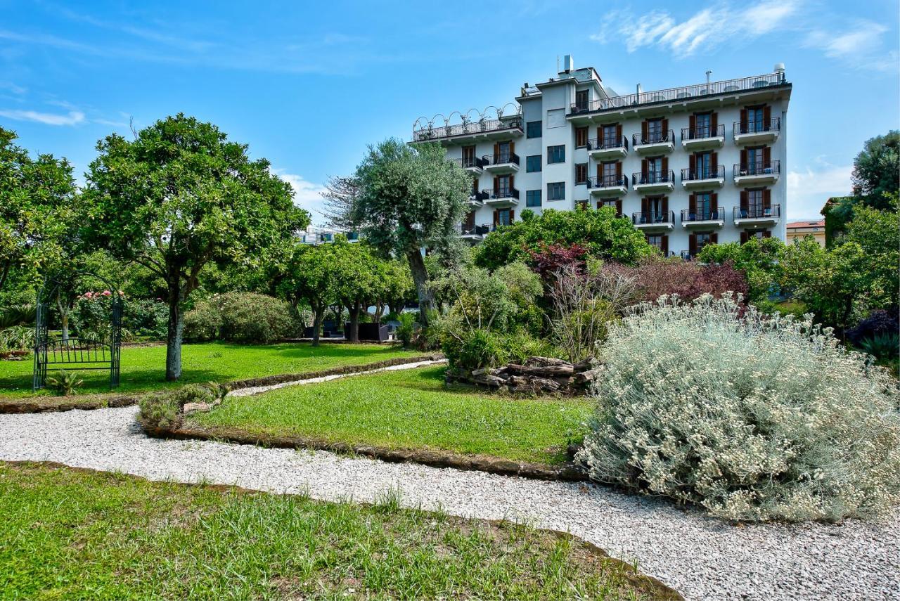 Majestic Palace Hotel Sant'Agnello Exteriör bild